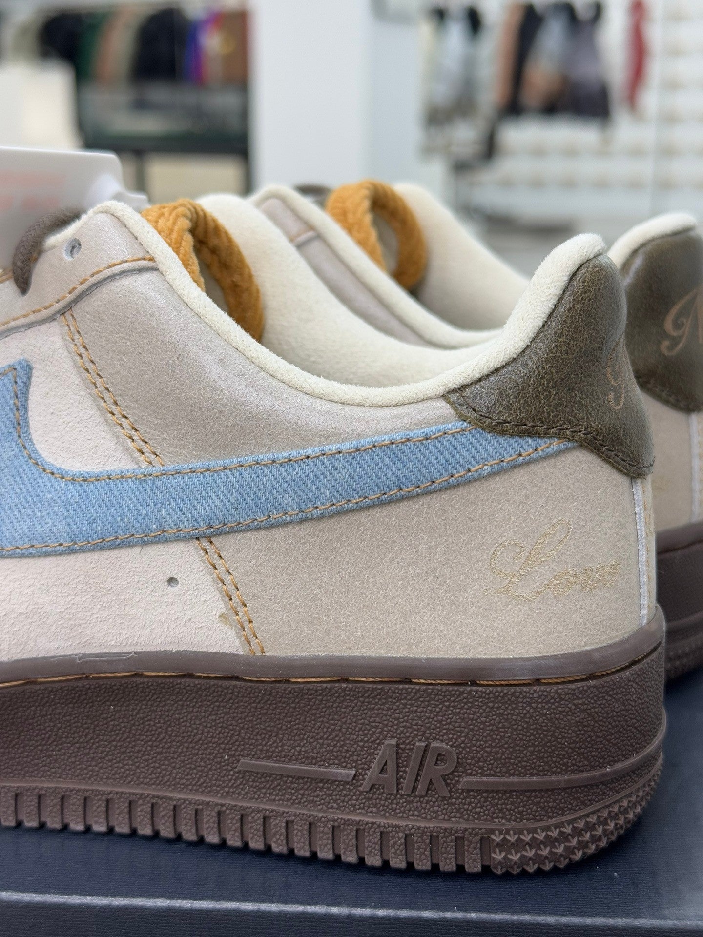 Air Force 1 Low Love & Peace Pack Baroque Brown